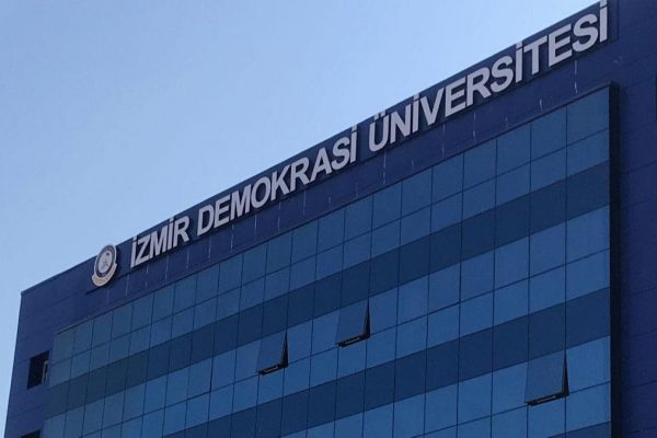 izmir-demokrasi-university-1